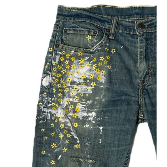 REFRESHED - Levi's Distressed Hand Painted Jeans - Picture 1 of 7